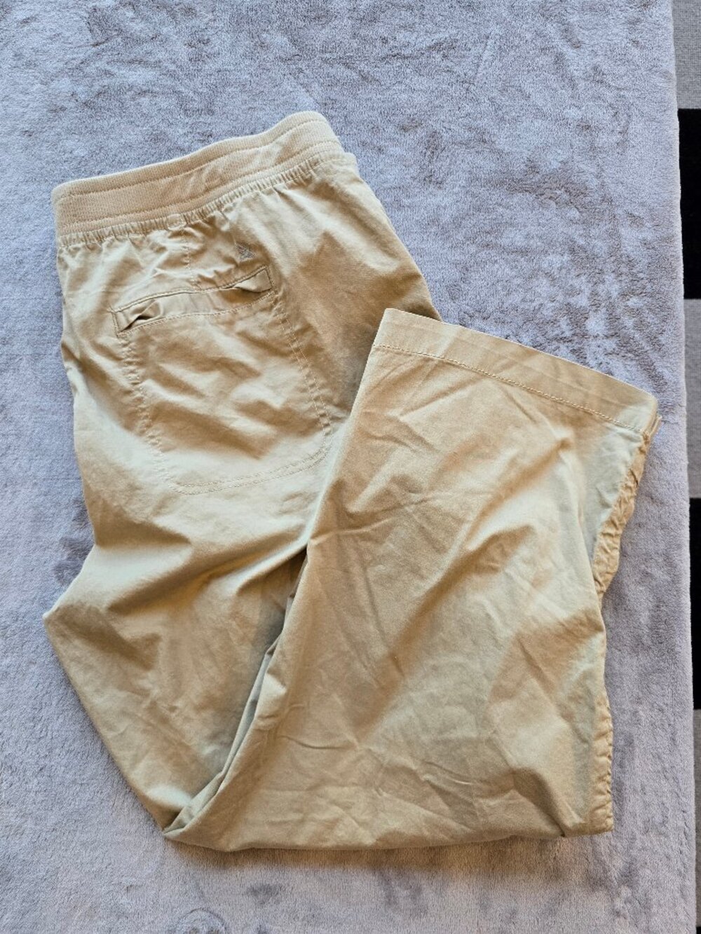 NWT Eddie Bauer Travex Woman's Ruched Capri Pantgs Beige Hiking Crop size 18